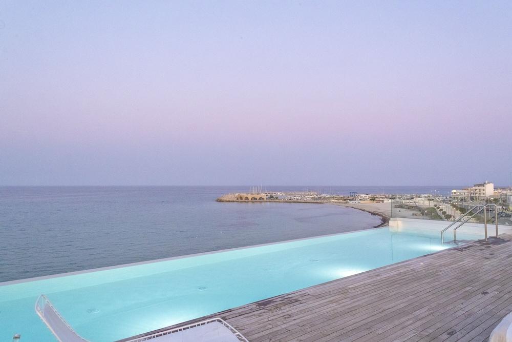 Posia Luxury Retreat And Spa 新福卡 外观 照片